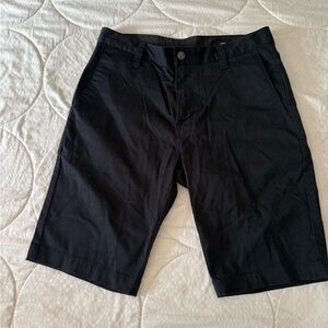 Volcom Men's Black Shorts size 30